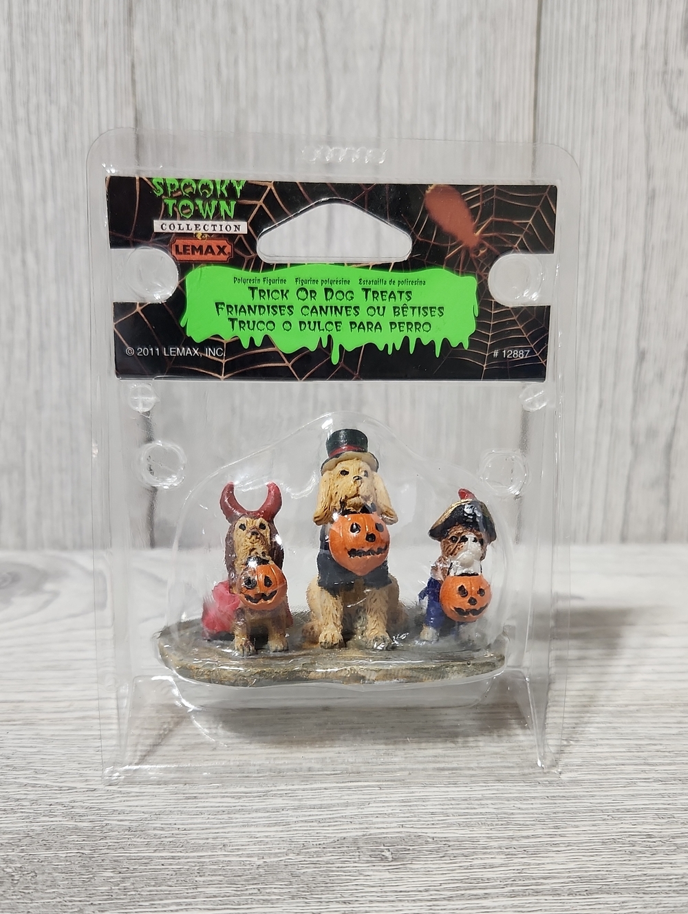 2011 Lemax Spooky Town Trick Or Dog Treats Polyresin Figurine #12887